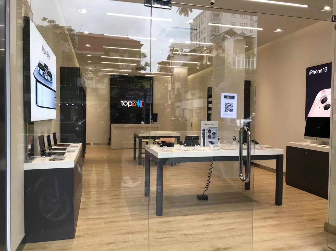 Лист с твердой поверхностью столешницы Apple Store